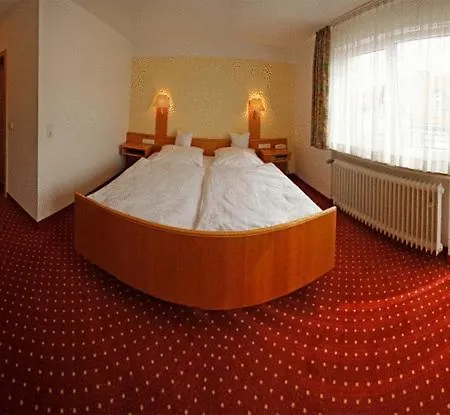 ホテル Hotel-restaurant Zum Goldenen Loewen