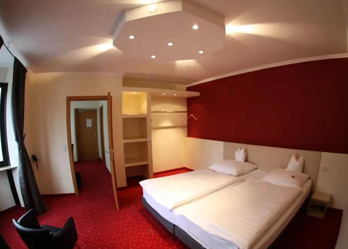 Hotel-restaurant Zum Goldenen Loewen فندق 3*